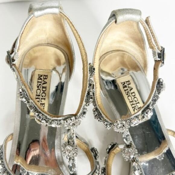 BADGLEY MISCHKA Terry II Wedge Sandals Rhinestone Embellished Silver Womens US 7 - Picture 6 of 15